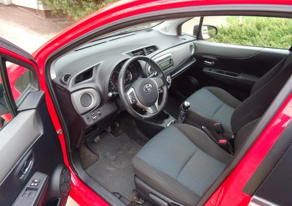 Toyota Yaris cena 27900 przebieg: 148040, rok produkcji 2012 z Ciechanowiec małe 277